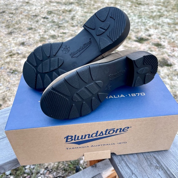 NEW Blundstone® BL1974 Ankle Chelsea Boot - Picture 3 of 12